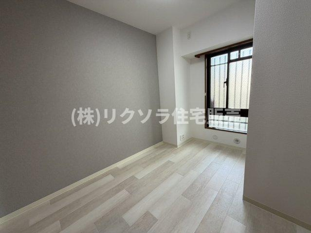 交野中央グリーンマンションの洋室|洋室4.5帖
■物件内覧・資金計画相談・住宅ローン相談、リフォーム相談、お問合せ受付中■
※当日・翌日のご内覧、ご相談はお電話でのお問合せがスムーズです！