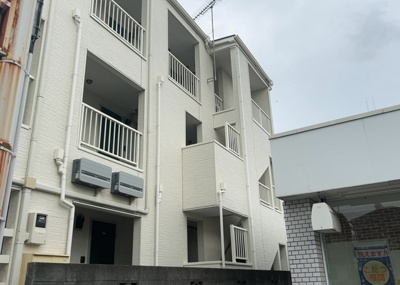 【外観】 | カーサ・アレグリア | 土地を買う際、住む地域の自治体や福祉の補助制度にも注目してみましょう。子供や老人の医療補助やゴミ出しのルールなど、自治体によってルールに大きな違いがあるため、暮らしやすい土地で判断するとよいでしょう。