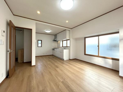 【居間・リビング】 | 北秋田市鷹巣字平崎上岱　戸建て☆リフォーム済み☆