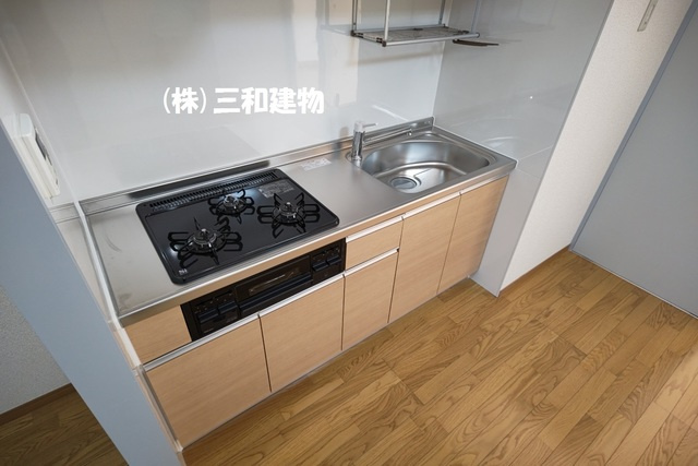 ウエストヒルズ・２１のキッチン|同じ間取りの別部屋の参考写真です（設備や素材・色が異なる場合があります）