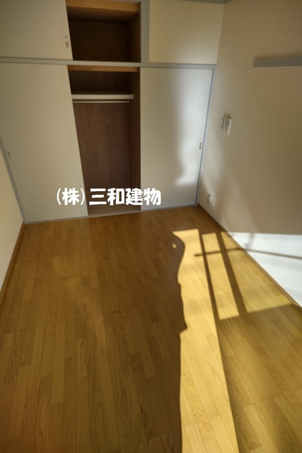 ウエストヒルズ・２１の居間・リビング|同じ間取りの別部屋の参考写真です（設備や素材・色が異なる場合があります）