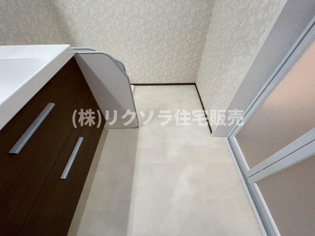 太秦緑が丘　新築一戸建ての脱衣所|■物件内覧・資金計画相談・住宅ローン相談、リフォーム相談、お問合せ受付中■
※当日・翌日のご内覧、ご相談はお電話でのお問合せがスムーズです！
