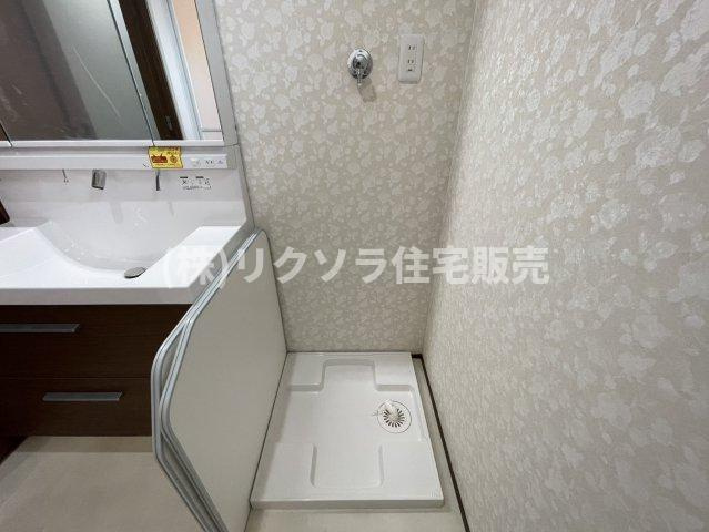 太秦緑が丘　新築一戸建てのランドリースペース|ドラム式も設置可能
■物件内覧・資金計画相談・住宅ローン相談、リフォーム相談、お問合せ受付中■
※当日・翌日のご内覧、ご相談はお電話でのお問合せがスムーズです！