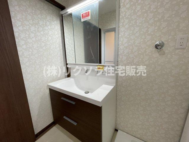 太秦緑が丘　新築一戸建ての独立洗面台|■物件内覧・資金計画相談・住宅ローン相談、リフォーム相談、お問合せ受付中■
※当日・翌日のご内覧、ご相談はお電話でのお問合せがスムーズです！