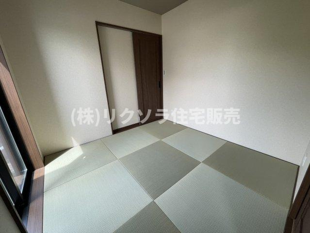 太秦緑が丘　新築一戸建ての和室|和室4.5帖
■物件内覧・資金計画相談・住宅ローン相談、リフォーム相談、お問合せ受付中■
※当日・翌日のご内覧、ご相談はお電話でのお問合せがスムーズです！