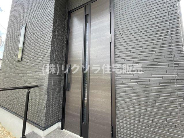 太秦緑が丘　新築一戸建ての玄関|■物件内覧・資金計画相談・住宅ローン相談、リフォーム相談、お問合せ受付中■
※当日・翌日のご内覧、ご相談はお電話でのお問合せがスムーズです！