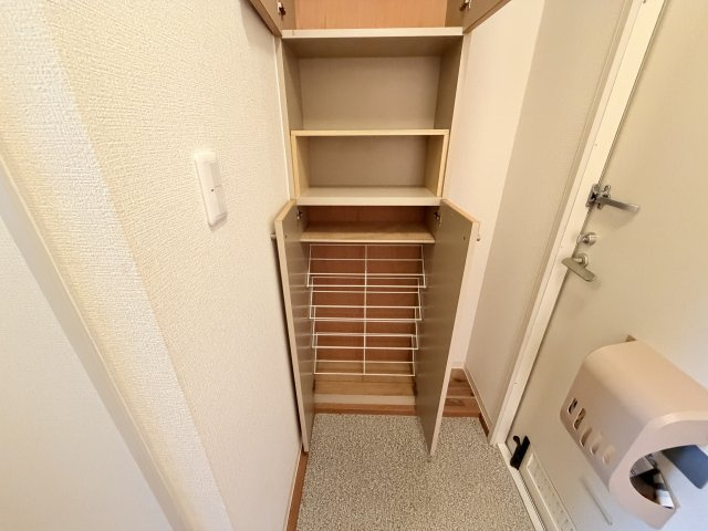 リビング六甲ウエストA棟の収納