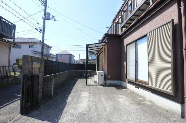 【前面道路含む現地写真】の画像