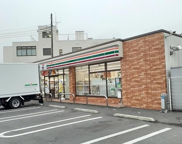 アヴェニールの周辺