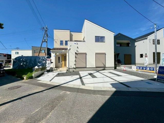 野洲市冨波甲1号棟　新築戸建ての外観