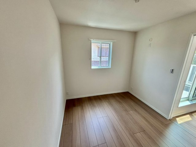 ロタス中島の洋室