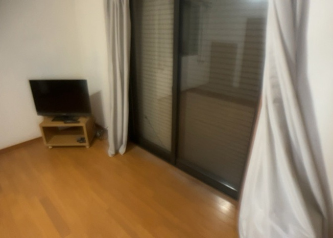 【内装】 | サッシは、ガラス窓に使用される金属製の窓枠です。一般的に住宅建築では、金属製建具工事の段階でガラス類・玄関などと同時に設置されます。種類や構造により断熱性能や遮音性能が異なるので現地でご確認ください。