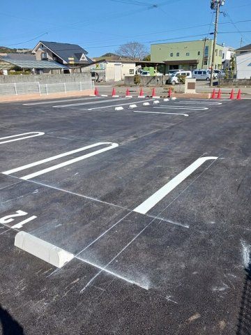 【駐車場】 | プリムローズ　日向 | 車をお持ちの方に嬉しい駐車場付きの物件です