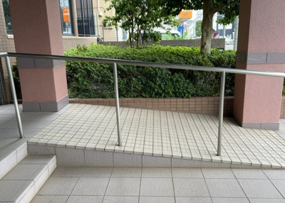 【内装】 | ダイアパレスソレアル町田 | 共有部分は、住民なら誰もが使える設備のこと。例えば駐車場やエレベーター、インターネット設備、セキュリティ設備などがあります。他にも、マンションの廊下・外部階段やエントランス・ゴミ置き場などがあります。
