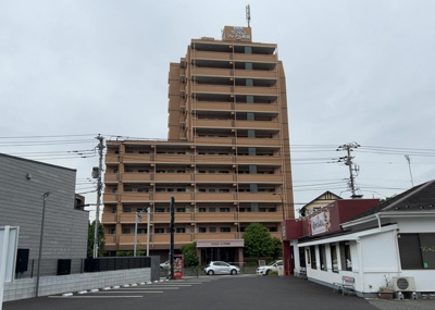 【外観】 | ダイアパレスソレアル町田 | 外観はマンション管理がされているかの目安になります。築年数が古いと、壁面は劣化してひび割れが生じることも！建物が古びていても細かいところが修繕されていると、きちんと管理されているなぁと感じるでしょう。
