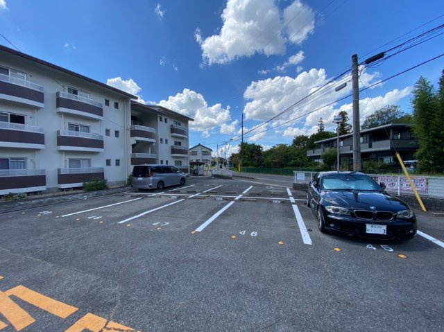 サントピア天道Bの駐車場