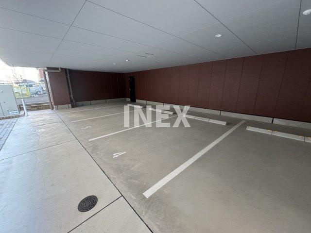 横浜市中区相生町１丁目の賃貸マンションの駐車場