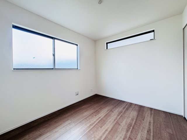松戸市西馬橋2丁目新築戸建【馬橋北小学校:10分】の洋室|1F5.25帖洋室
