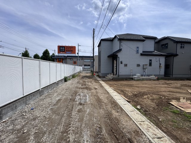 松戸市西馬橋2丁目新築戸建【馬橋北小学校:10分】の前面道路含む現地写真|東側前面道路