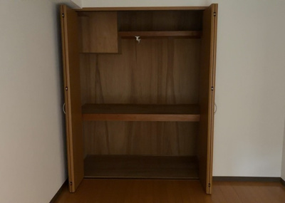 【収納】 | ヴィラ水郷田名 | デザイン性を重視しすぎて収納が少なかった！なんてことにならないため、事前に現地で収納の数を確認しておくことをお勧めします。クローゼット以外にも床下収納や屋根裏収納、パントリーなどもチェックしましょう。
