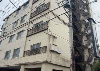 【構造・工法・仕様】 | ヴィラ水郷田名 | ＲＣ造、Reinforced Concreteは直訳すると補強されたコンクリートです。主に柱や梁・床・壁が鉄筋とコンクリートで構成おり、鉄筋を組んだ型枠にコンクリートを流し込んで固めたものを指します。