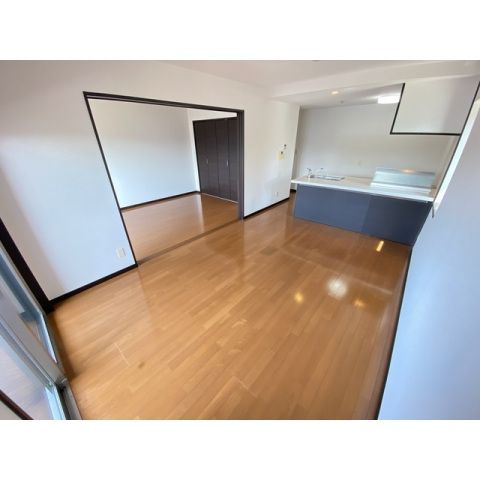 ＴＷＩＮＢＬＤ　ＹＯＳＨＩＤＡの居間・リビング