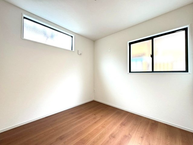 南西向き陽当たり良好４ＬＤＫ◆並列駐車２台可能◆収納充実◆伏見区淀生津町の洋室|洋室