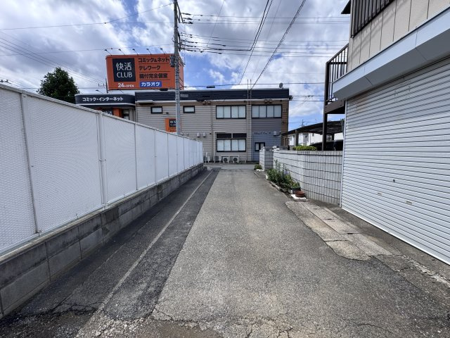 松戸市西馬橋2丁目新築戸建【馬橋北小学校:10分】の前面道路含む現地写真|東側前面道路