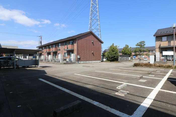 エルフタウン吉久　Ｊの駐車場