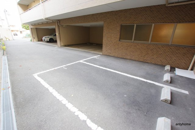GROOVE江坂　仲介手数料無料の駐車場