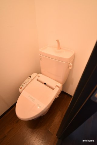 GROOVE江坂　仲介手数料無料のトイレ