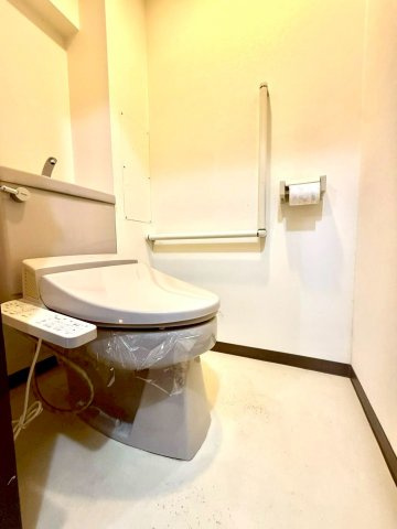 シンフォニックヒルズふれあいの街　3号棟のキッチン|シンプルで無駄のないデザインが印象的なトイレ空間。清掃性にも優れ、日々気持ちよくお使いいただけます。