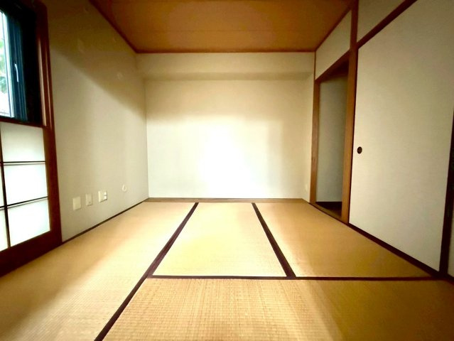 シンフォニックヒルズふれあいの街　3号棟の和室|畳の柔らかな質感と落ち着いた空間が調和した和室は、心を穏やかに整える癒しの空間としてお使いいただけます。