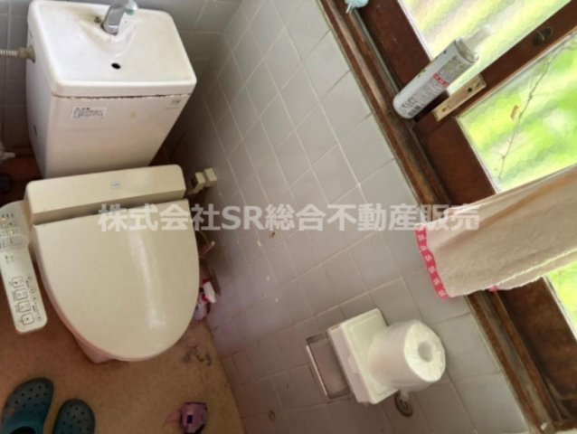 日下町2丁目中古戸建のトイレ|温水洗浄便座もございます♪