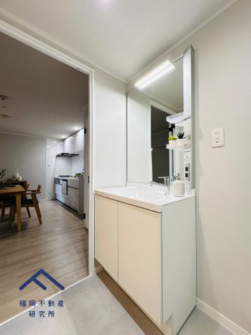 エメラルドタウン和白B棟の独立洗面台