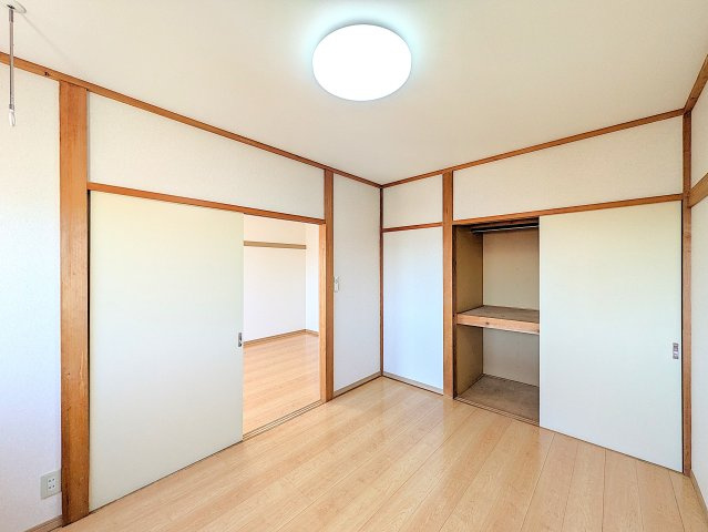 スターハイツの洋室