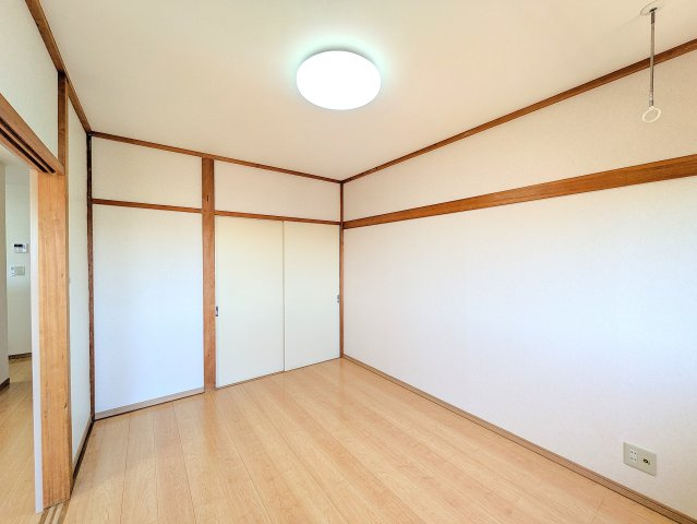 スターハイツの洋室