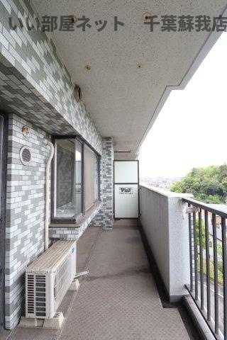キャッスル蘇我のバルコニー|外からの目が気にならないバルコニーで洗濯物が干せます