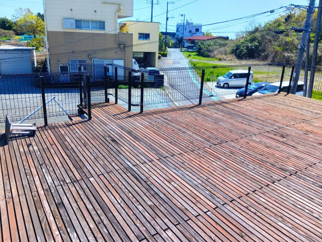 売中古戸建　富士市大淵の庭|ガレージの上にペットを遊ばせる事が出来る庭もあります。