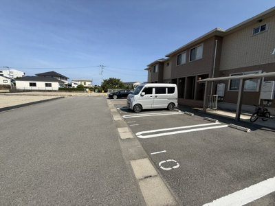 【駐車場】 | ロン・ラポール　B棟