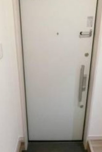 クレア南千住の玄関