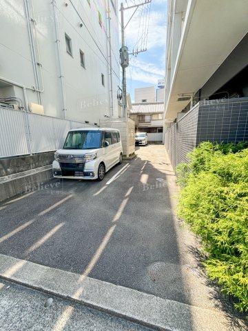 ラフレシーサ医大通りの駐車場|駐車スペースもあります♪