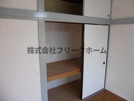 三鷹市牟礼４丁目のアパートの収納