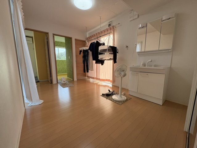 セキスイハイム施工の立地良しな築浅戸建て♪増築もしてます♪真岡市台町の洋室|使い勝手のいい洋室です