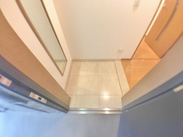 リーガル神戸三宮山手の玄関