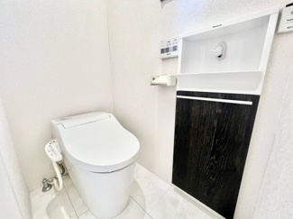 【トイレ】 | 宇治市広野町尖山　中古戸建 | 【トイレ】タンクレスのトイレでお手入れラクラクです。