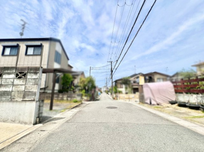 【前面道路含む現地写真】 | 宇治市広野町尖山　中古戸建 | 〈こちらの物件〉に興味がある方はお気軽にお問い合わせ下さい！月々のお支払い希望額からお客様が購入可能な物件の価格をシミュレーション致します(*´▽｀*)