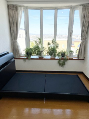 【洋室】 | 手稲区富丘４-３ 一戸建 | 主寝室内には街並みを見渡す「展望洋室」あり♪