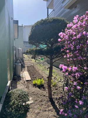 【庭】 | 手稲区富丘４-３ 一戸建 | お庭は敷地二面にあり家庭菜園も楽しめます♪