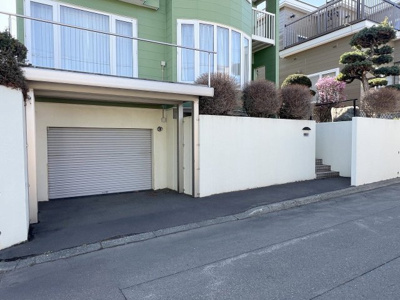 【駐車場】 | 手稲区富丘４-３ 一戸建 | 敷地舗装部分は冬も安心ロードヒーティングあり♪
